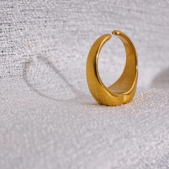 Heart ❤️ open ring - Picture 3 of 5